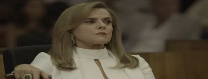 A ex-dona do garimpo choca tribunal 